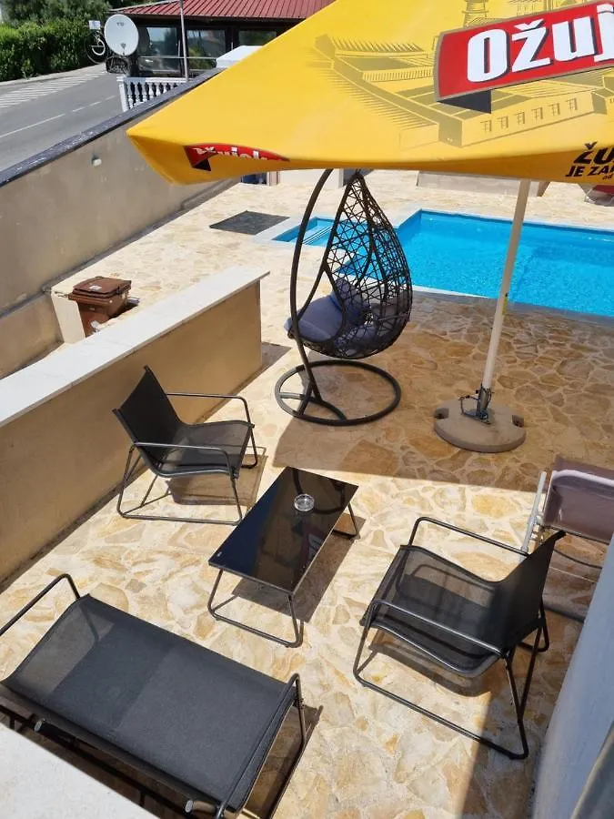 Apartment Ferienwohnung Paradiso Arx Pula Kroatien